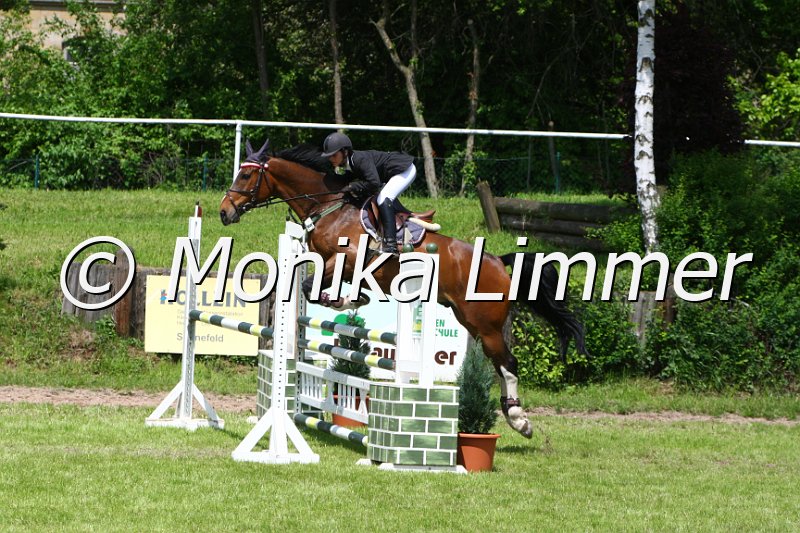 005M5035_Almes Boy_L Springen.JPG